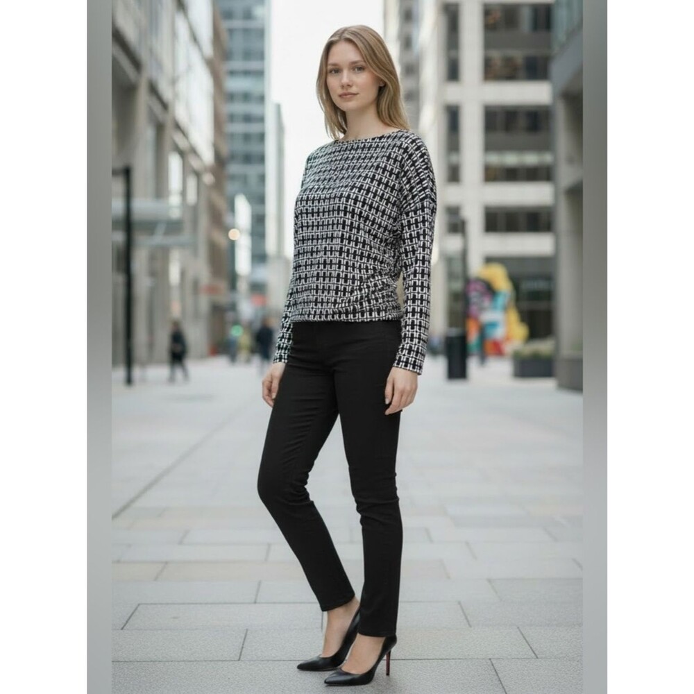 Vince Camuto Black & White Geometric top for Polished Capsule Wardrobe – Size M